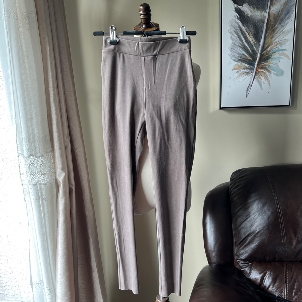 Wolford super soft felt slight stretchy legging size 4